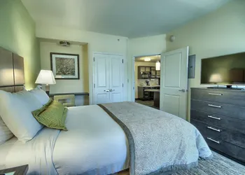 Candlewood Suites Columbus - Grove City by IHG hotel thumbnail 5