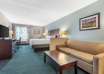 Best Western St. Clairsville Inn & Suites hotel thumbnail 5