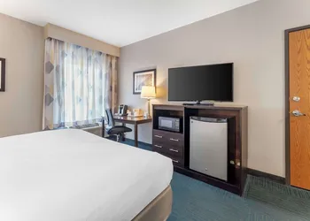Best Western St. Clairsville Inn & Suites hotel thumbnail 8