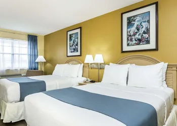 Days Inn by Wyndham Madison hotel thumbnail 5