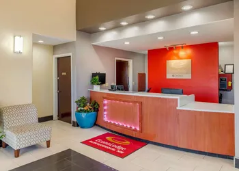 Econo Lodge West - Coors Blvd hotel thumbnail 2