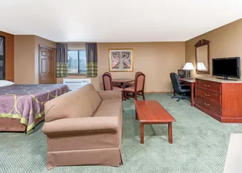 Super 8 by Wyndham Poplar Bluff Missouri hotel thumbnail 7