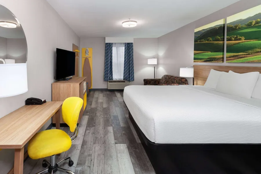 Days Inn & Suites by Wyndham Sellersburg hotel detail image 6
