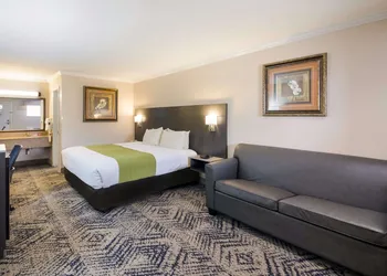 SureStay Hotel by Best Western Rockdale hotel thumbnail 3