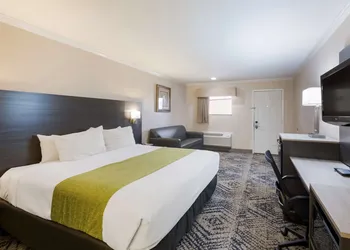 SureStay Hotel by Best Western Rockdale hotel thumbnail 4