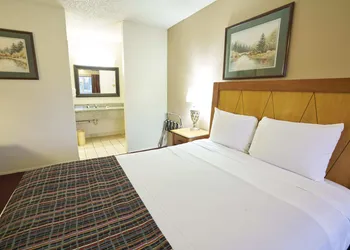 Skyway Inn SeaTac hotel thumbnail 3