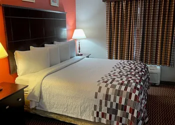 Red Roof Inn & Suites Detroit-Melvindale/ Dearborn hotel thumbnail 6