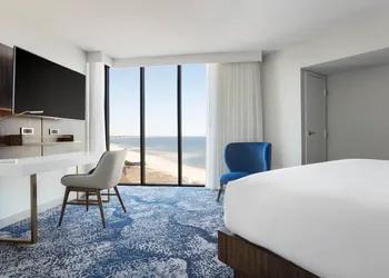 Delta Hotels by Marriott Virginia Beach Waterfront Suites hotel thumbnail 4