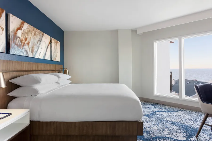 Delta Hotels by Marriott Virginia Beach Waterfront Suites hotel detail image 6