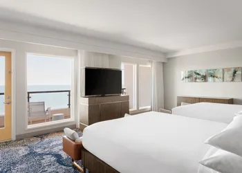 Delta Hotels by Marriott Virginia Beach Waterfront Suites hotel thumbnail 7