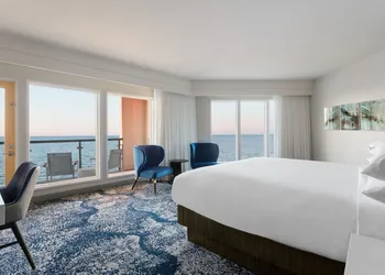 Delta Hotels by Marriott Virginia Beach Waterfront Suites hotel thumbnail 8