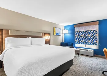 Holiday Inn Express Hotel & Suites Pauls Valley by IHG hotel thumbnail 5