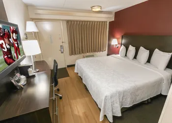 Red Roof Inn PLUS+ Statesville hotel thumbnail 7