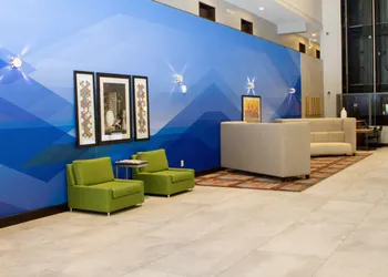 Holiday Inn Express & Suites San Antonio Medical-Six Flags by IHG hotel thumbnail 2