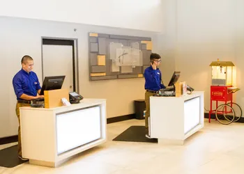 Holiday Inn Express & Suites San Antonio Medical-Six Flags by IHG hotel thumbnail 3