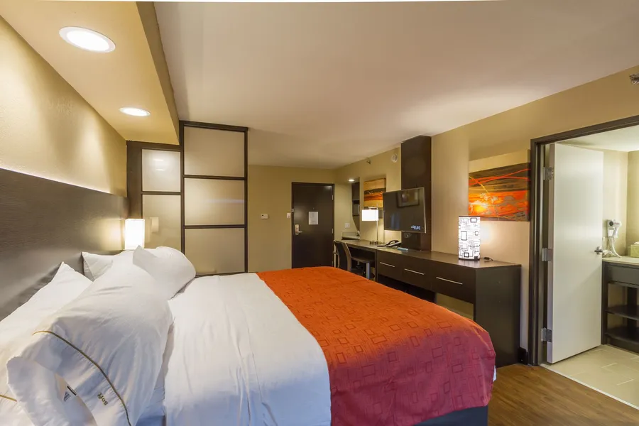 Holiday Inn Express & Suites San Antonio Medical-Six Flags by IHG hotel detail image 6