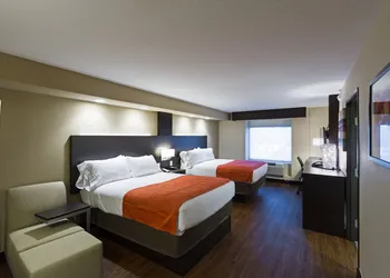 Holiday Inn Express & Suites San Antonio Medical-Six Flags by IHG hotel thumbnail 8