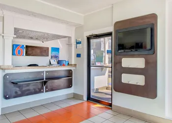 Motel 6 Fort Worth, TX - White Settlement hotel thumbnail 3