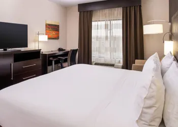 Holiday Inn Express & Suites Monroe by IHG hotel thumbnail 7