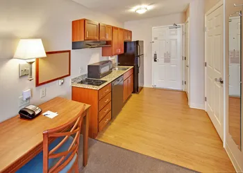 Candlewood Suites Williston by IHG hotel thumbnail 6