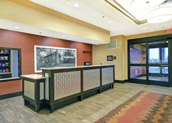 Hampton Inn & Suites Milwaukee/Franklin hotel thumbnail 2