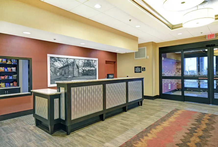 Hampton Inn & Suites Milwaukee/Franklin hotel detail image 2