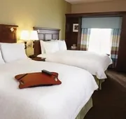 Hampton Inn & Suites Milwaukee/Franklin hotel detail image 4