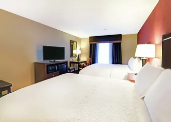 Hampton Inn & Suites Milwaukee/Franklin hotel thumbnail 5