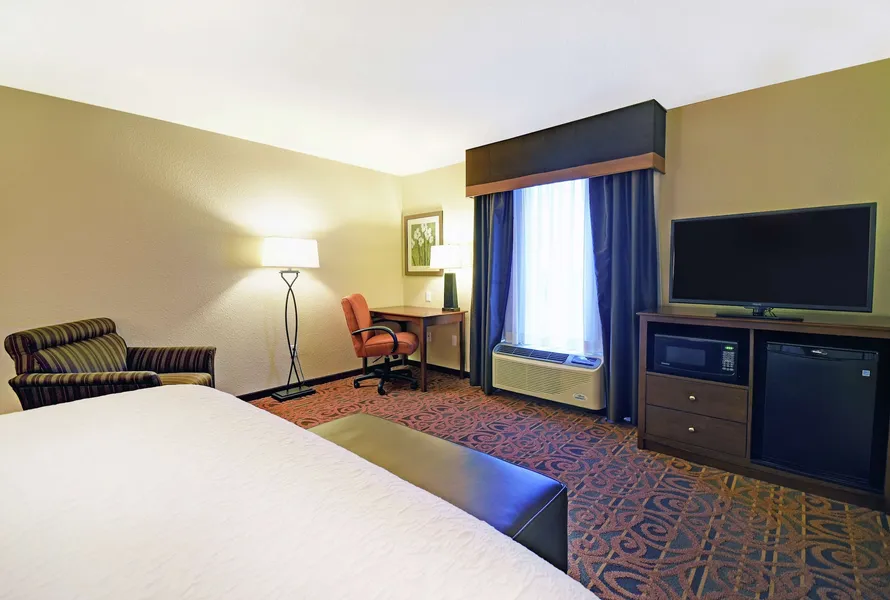 Hampton Inn & Suites Milwaukee/Franklin hotel detail image 6
