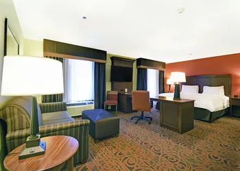 Hampton Inn & Suites Milwaukee/Franklin hotel thumbnail 8