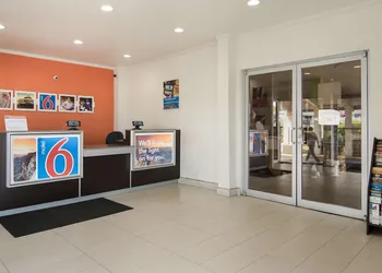 Motel 6 Fort Worth, TX - Seminary hotel thumbnail 2