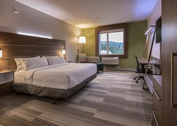 Holiday Inn Express & Suites Victoria - Colwood hotel thumbnail 6