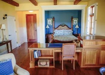 CaliPaso Winery hotel thumbnail 5