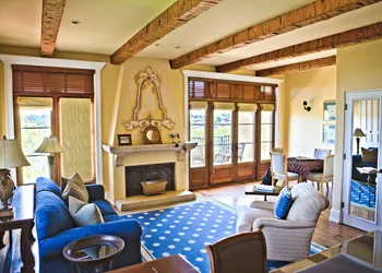 CaliPaso Winery hotel thumbnail 6