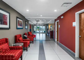 Holiday Inn Express & Suites Lantana by IHG hotel thumbnail 2