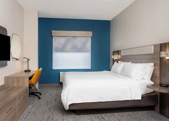 Holiday Inn Express & Suites Lantana by IHG hotel thumbnail 6