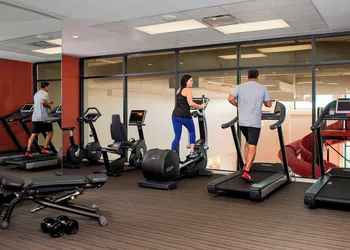Courtyard by Marriott Calgary South hotel thumbnail 4