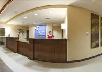 Holiday Inn Express Hotel & Suites LAMAR by IHG hotel thumbnail 2