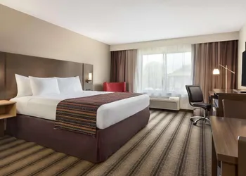 Country Inn & Suites by Radisson, St. Cloud West, MN hotel thumbnail 6