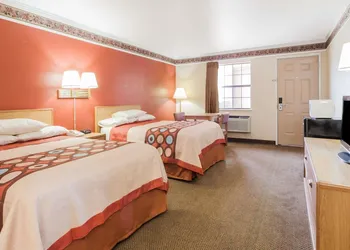 Super 8 by Wyndham Mount Vernon hotel thumbnail 5