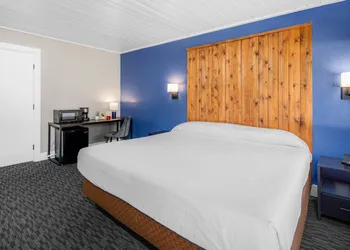 The Inn at Boatworks hotel thumbnail 6