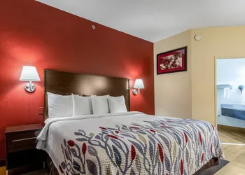 Red Roof Inn Georgetown, IN - Louisville West hotel thumbnail 6