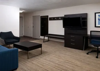 Holiday Inn Express West Cincinnati by IHG hotel thumbnail 5