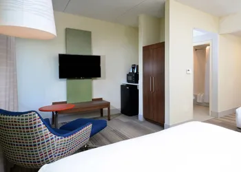 Holiday Inn Express & Suites Raleigh Durham Airport at RTP by IHG hotel thumbnail 3