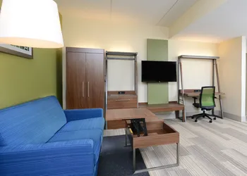 Holiday Inn Express & Suites Raleigh Durham Airport at RTP by IHG hotel thumbnail 4