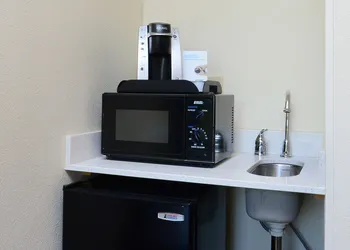 Holiday Inn Express & Suites Raleigh Durham Airport at RTP by IHG hotel thumbnail 6