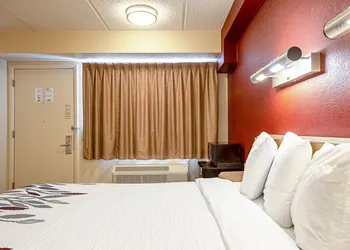 Red Roof Inn St Clairsville - Wheeling West hotel thumbnail 6