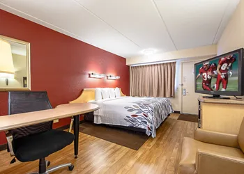 Red Roof Inn St Clairsville - Wheeling West hotel thumbnail 8