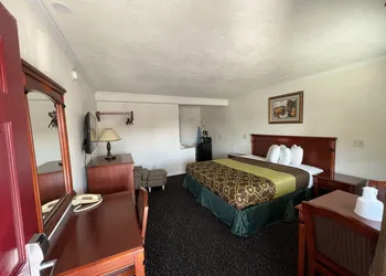 Americas Best Value Inn Hanford hotel thumbnail 3