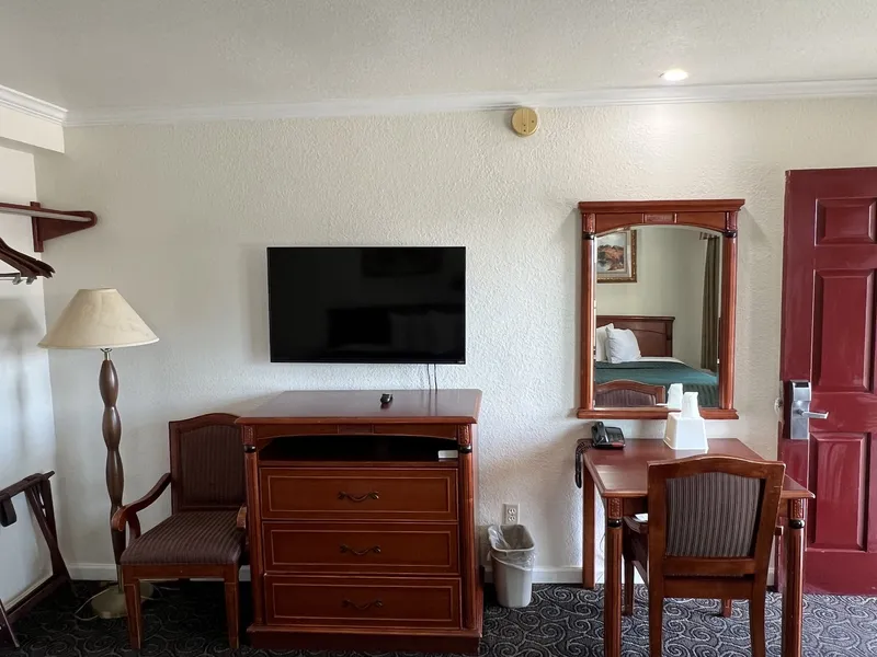 Americas Best Value Inn Hanford hotel detail image 6
